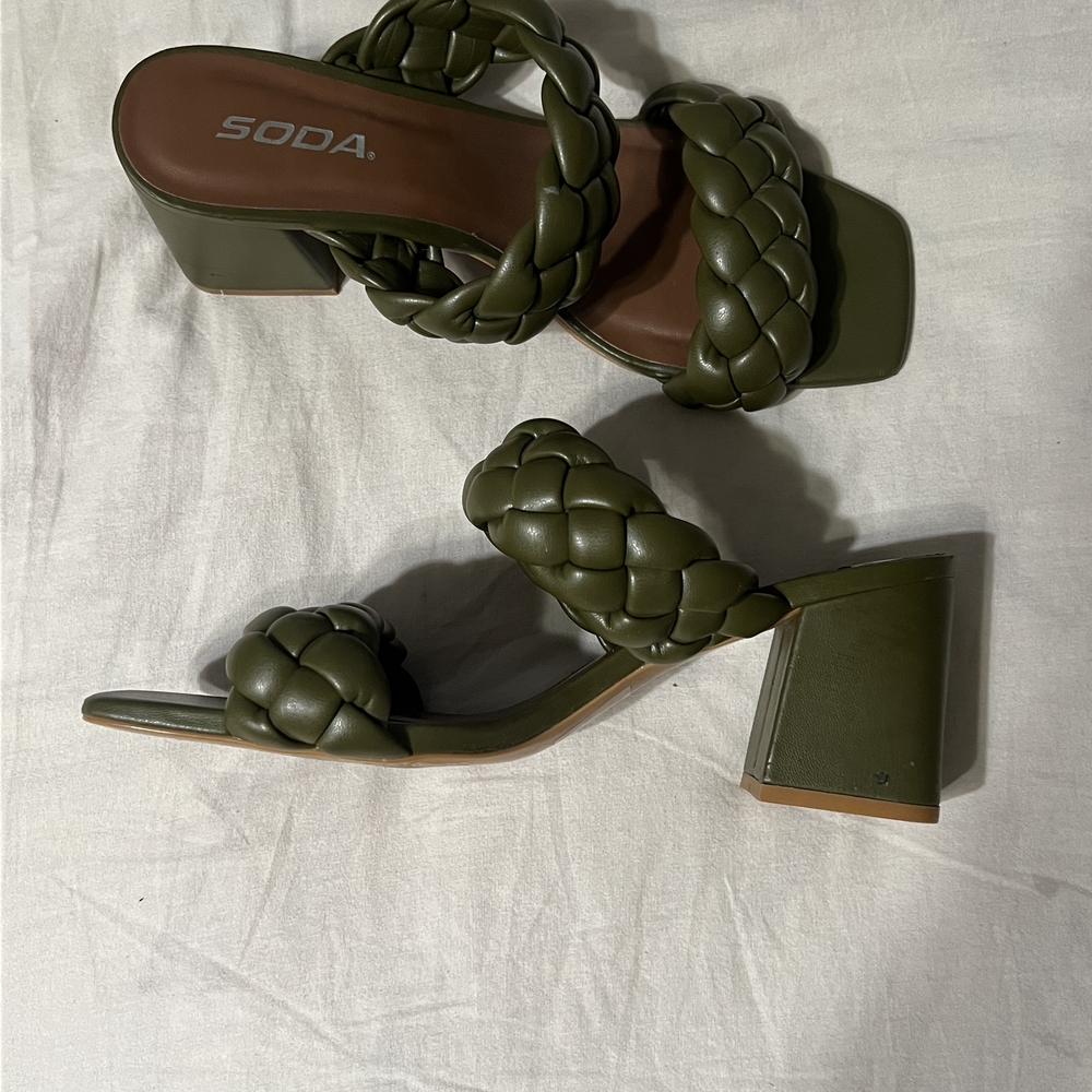 Soda Olive Green Braided Block Heels Perfect For Fall Size 9